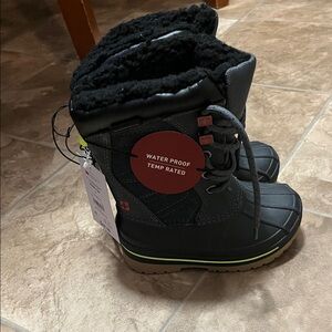 Swiss Tech Insulated Winter Boots - Black